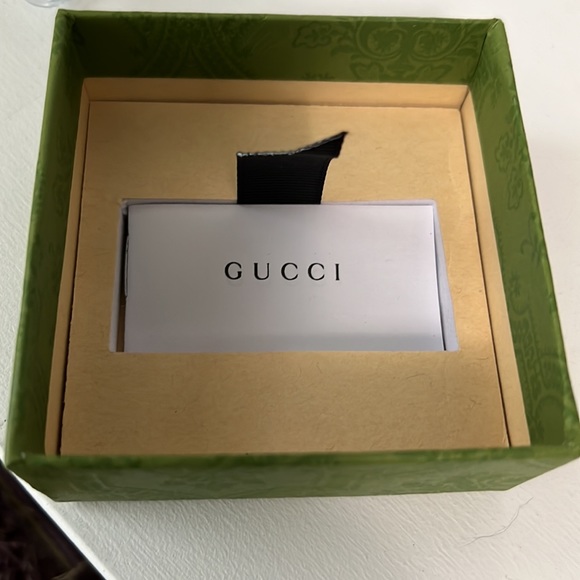 Gucci Flower Ring With Three Different Colored Flower Design - Picture 9 of 10